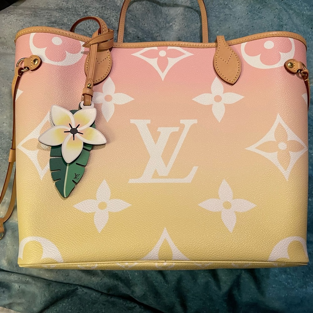 Louis Vuitton By the Pool Neverful MM